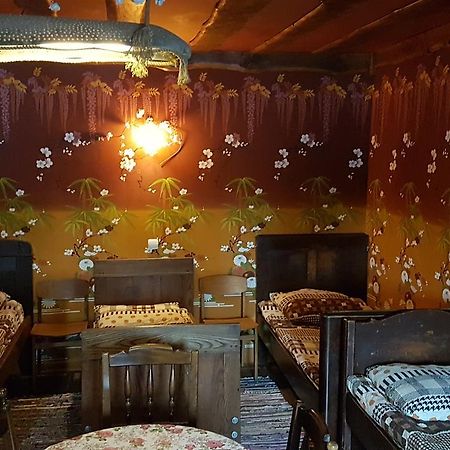 Kaimynai Oreiviu Uzuoveja المظهر الخارجي الصورة